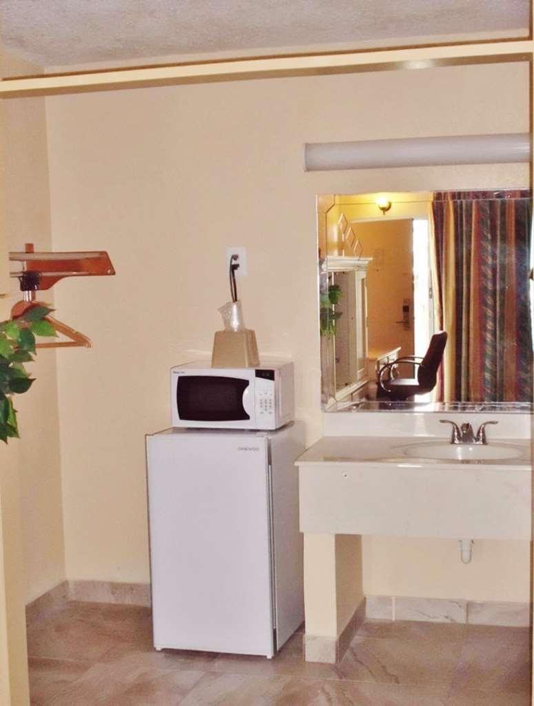 America'S Best Inn & Suites-Lakeland Room photo